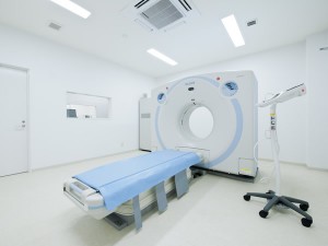 小川クリニック　全身対応16列マルチスライスCT診断装置