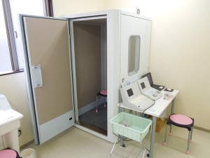 kunitomo-choryoku くにとも耳鼻咽喉科 聴力検査室