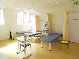 外山内科・循環器内科クリニック　処置室