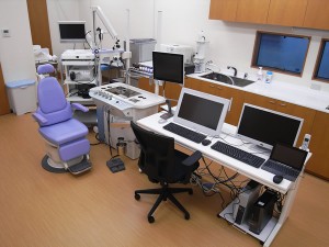 とくまる耳鼻咽喉科　診察室