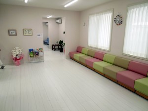 東向島こどもと女性のクリニック　待合