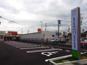 のりたけキッズベビークリニック駐車場