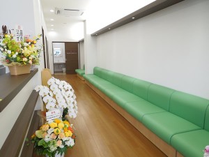 おおさと痛みのクリニック　待合