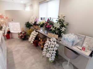 千里丘かがやきクリニック　お祝い花